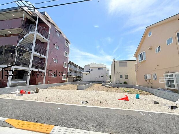【現地写真】小学校まで徒歩約5分、中学校まで徒歩約10分でお子様が無理なく通える距離です。保育園や幼稚園も近くに多数あり、子育てファミリーには嬉しい環境です!