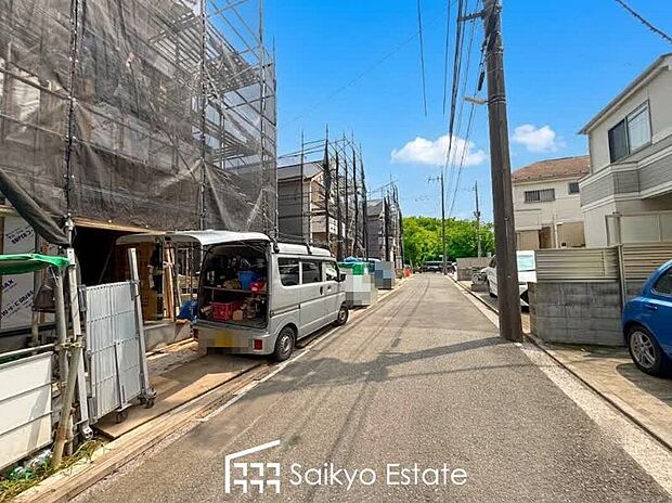 【前面道路】前面道路、幅員がございますので、駐車もスムーズに行えます!駐車が少し苦手なママさんでも安心ですね♪