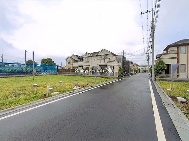 【現地写真】駐車スペースは2台可能です!来客時などに便利な他、セカンドカーをお持ちの方、購入をご検討の方は必見です!