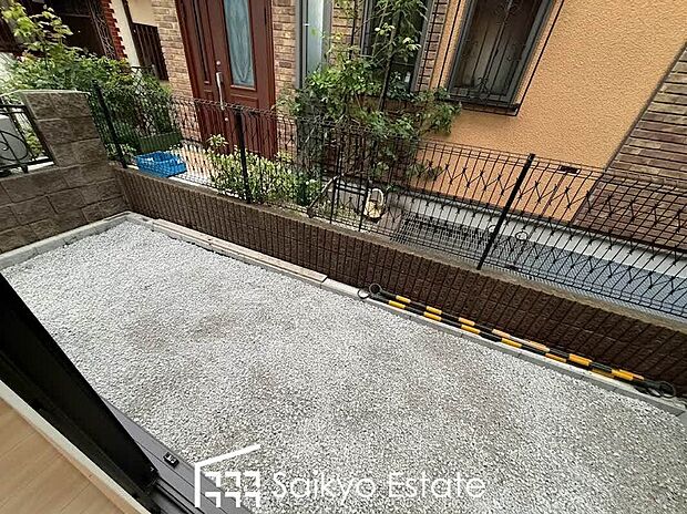 【庭】ベタ基礎・基礎パッキン工法、土台は桧105角KD（乾燥材）を使用した安全性や耐久性に優れた住宅です！安心してお暮らしいただけます。