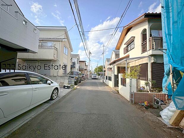 【前面道路】前面道路、幅員がございますので、駐車もスムーズに行えます!駐車が少し苦手なママさんでも安心ですね♪