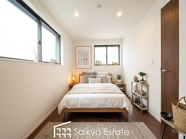 【洋室【施工例】】2面採光で明るく風通しも良好です!天気の良い日は是非窓を開けて空気の入れ替えをしてみるのはいかがでしょうか♪
