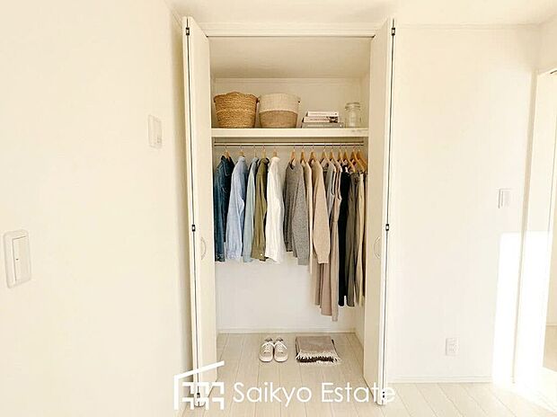 【収納【施工例】】居室に収納を設けておりますので、衣類の他にもカバンや小物など何でも収納して、居室の全空間を有効活用できます♪