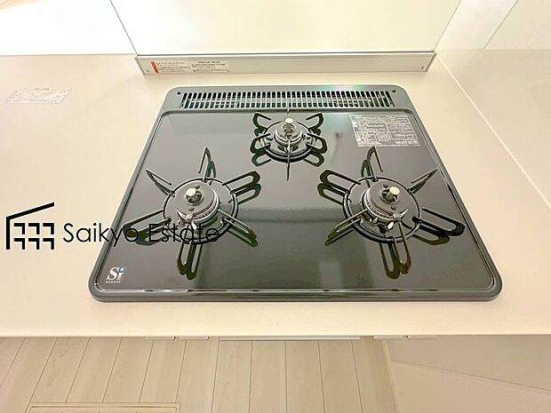 【3口ガスコンロシステム】「3口ガスコンロシステム」はたくさんの料理が同時に作れて便利な上、凹凸が少ないフラットトップなのでお掃除も楽々です。

