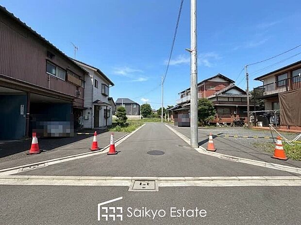 【現地写真】ブランコなどの遊具のある「貫井けやき公園」へ徒歩1分！お子様が元気に遊べます♪武蔵野らしい野川の野趣に富む景色も身近で季節を感じて散策を楽しめます♪