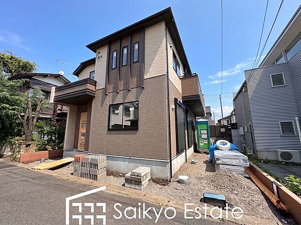 【外観】小学校まで徒歩約11分、中学校まで徒歩約10分でお子様が無理なく通える距離です。保育園や幼稚園も近くに多数あり、子育てファミリーには嬉しい環境です！