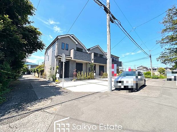 【前面道路】前面道路、幅員がございますので、駐車もスムーズに行えます!駐車が少し苦手なママさんでも安心ですね♪