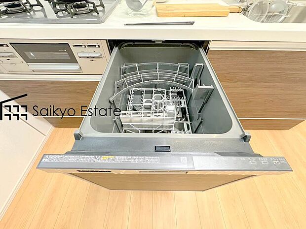 【食洗機】「ビルトイン食洗機」は手洗いよりも経済的で家計に優しく、家事の負担を軽減してくれるママの強い味方ですね。