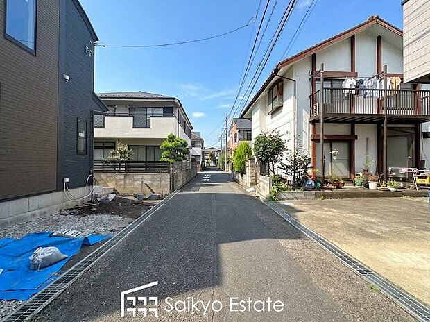 【前面道路】交通量の少ない前面道路ですので、小さなお子様がおられるご家庭でも安心してお住まいいただけます。