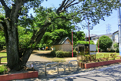 三鷹台児童公園 約180ｍ(徒歩約3分)