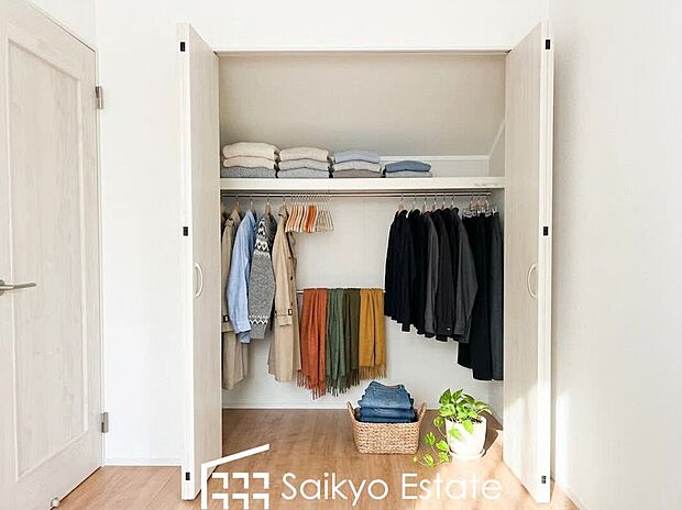 【収納(施工例)】各居室に収納を完備しておりますので、居室の全空間を有効活用出来ます。自分好みのお部屋で、ゆったりお寛ぎ頂けます