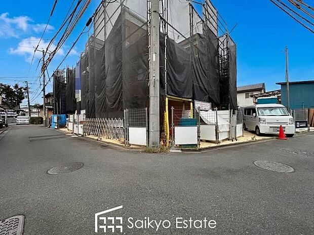 【現地写真】スーパー、コンビニ、ドラッグストアが徒歩5分圏内に揃い生活環境良好です!急なお買い物も安心です♪