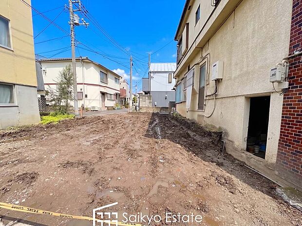 【現地写真】「平和の森公園」まで徒歩約11分など周辺は公園が点在する緑豊かな住環境です。この機会に是非、周辺環境も併せて現地をご覧ください。