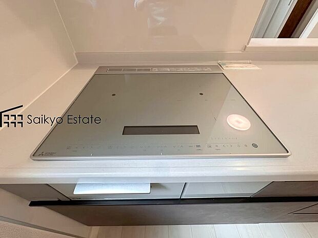 【IHコンロシステム】「IHコンロ」は火を使わないので安心な上、凹凸がなくお掃除も簡単で家事の軽減にもなります。