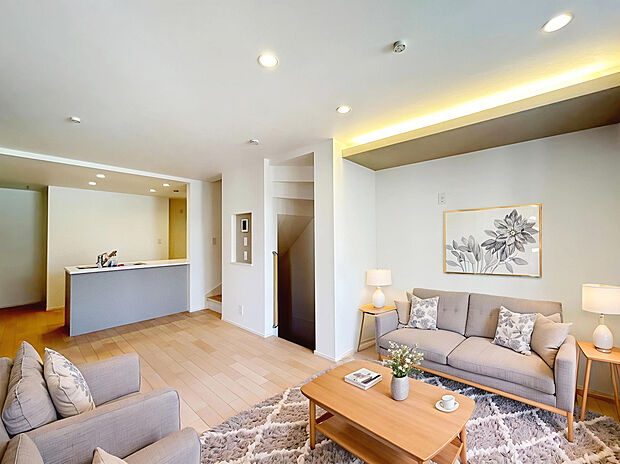 【LDK】
「池袋」駅北口まで徒歩6分の希少立地に佇む全4邸が誕生!
シックな色の外観は高級感のあるデザインとなっています。
旅館事業申請可能地域となっています!