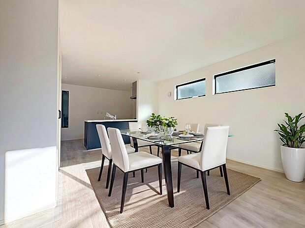 【LDK:14.9帖】
2SLDKにロフト収納が2か所備わっている収納豊富なプランニング。
本画像はCGで作成しており、実際に現地に家具は配置しておりません。