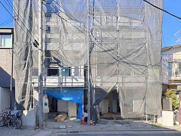 【外観:1月上旬撮影】
太陽光パネル搭載の省エネ住宅!普段の光熱費を削減し、永く安心して暮らしやすい住宅となっております。