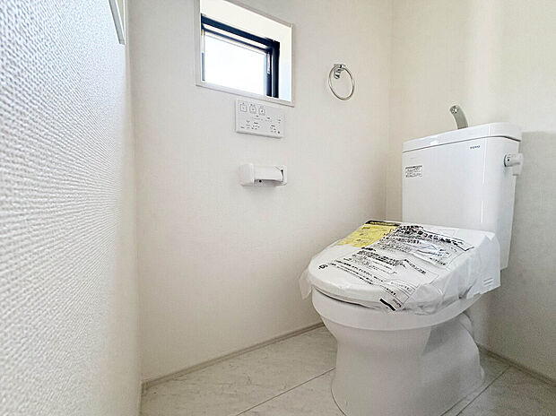 【【Toilet】】各階にトイレがあるので、朝慌ただしい時間帯に混む心配が減ります。わざわざトイレのために階段を昇り降りをせずに済みます。