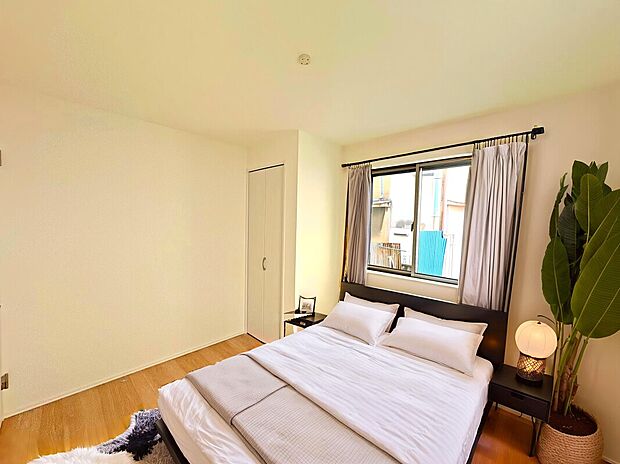 【【Room:5帖】】全居室2面採光で陽光を取り入れやすい!
本画像はCGで作成しており、実際に現地に家具は配置しておりません。また、価格に家具は含まれません。