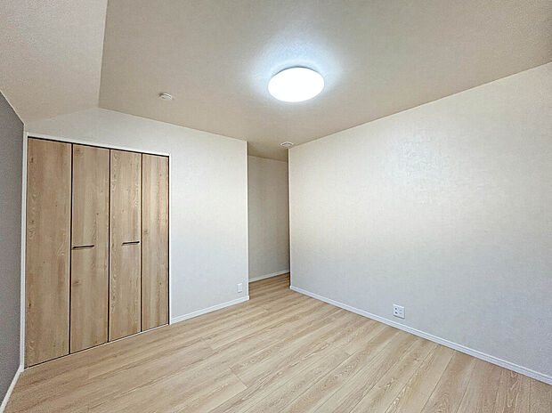 【【Room:2号棟】】全居室2面採光の間取りプラン!バルコニーは通常よりも広いワイドバルコニーを採用!
陽光が差し込みやすく、明るく暖かな空間を創ります。