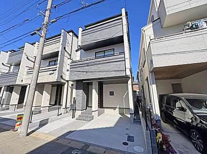 【外観：D号棟】