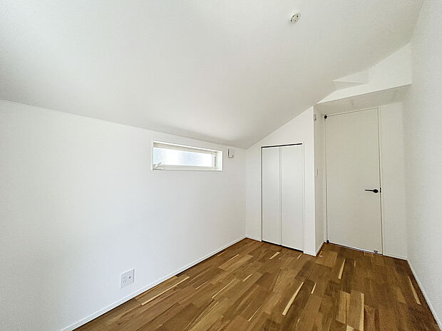 【【施工例：Room】】全居室収納付き。収納を活用することで空間をより広く快適に保つことが可能です。