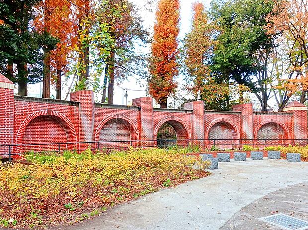 希望丘公園(約600m)