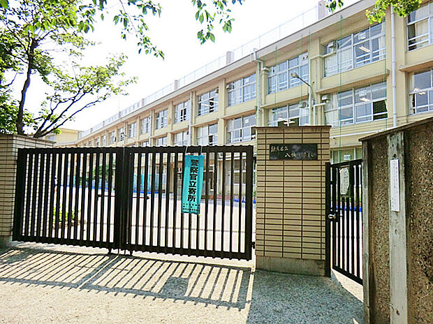 練馬区立八坂小学校(約720m)