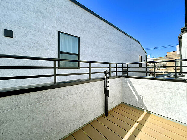 【【Balcony】】保育園徒歩2分、幼稚園徒歩5分、小学校徒歩2分で共働きの子育て世帯でも安心な住環境。