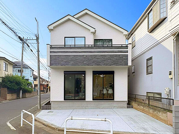 【【外観】】幼稚園や保育園、小中学校など教育施設は徒歩10分圏内に点在しており、共働きの子育て世帯でも安心な住環境。
