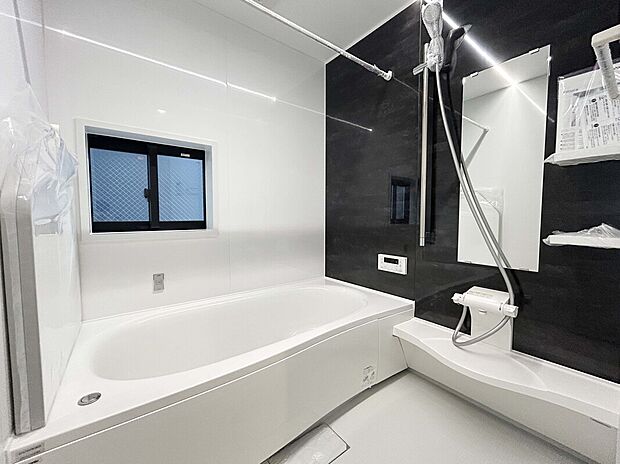 【【建物プラン例：Bath Room】】1坪タイプのバスルーム。足を伸ばしてゆったりと浸かれるのはもちろん、洗い場も広さがあるので立ったりしゃがんだりする動作もスムーズに行えます。