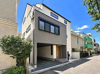 【外観：7月初旬撮影】