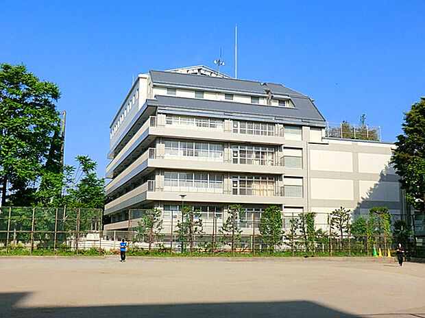 文京区立音羽中学校(約1,700m)
