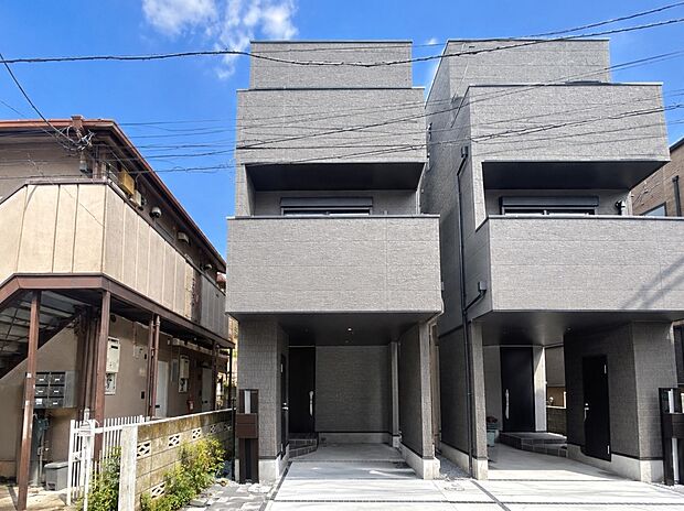 【【外観】】池袋駅が徒歩利用可能。
日頃の通勤・通学から休日のショッピングまで、池袋を「使いこなす」暮らしが叶うロケーション。