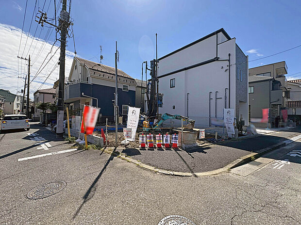 【【外観：9月下旬撮影】】断熱・省エネ性能に優れたZEH水準住宅。高い断熱性能により、外気の影響を受けにくく、一年を通して快適な室内環境を実現。冷暖房効率にも配慮され、快適性と省エネ性を両立した住まい。