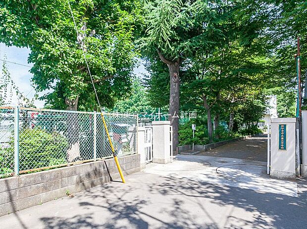 国分寺市立第三中学校(約600m)