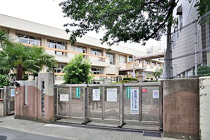 調布市立滝坂小学校 850m