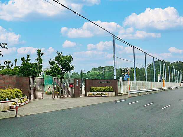 立川市立第二中学校(約600m)