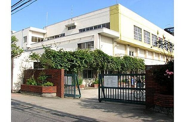 国立市立国立第八小学校(約240m)