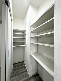 収納（1号棟パントリー）