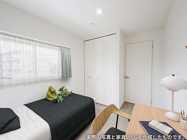 【洋室【1号地】(2024年6月撮影)】白を基調とした壁紙が、空間を広く演出、クローゼットもありお部屋がすっきり使えます。