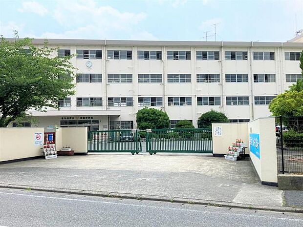 吉田中学校(約400m)