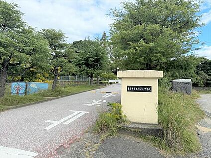 直方市立直方第二中学校 2100m(-)