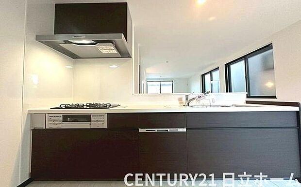 【キッチン】《システムキッチン》 ■お手入れしやすくきれいなキッチン。お料理の始めから後片付けまで楽しい時間になりそうです。