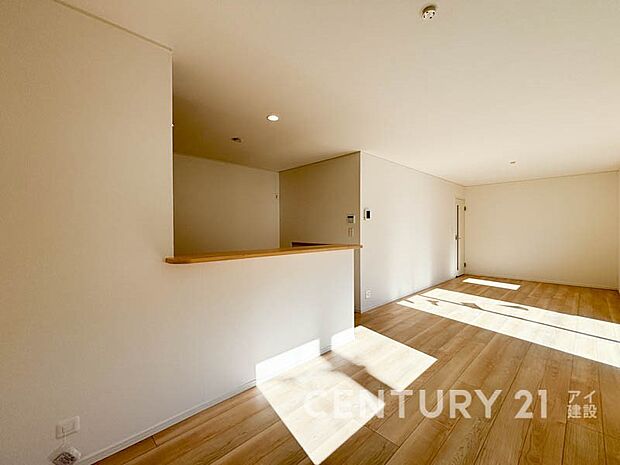 子供の笑い声やママとパパの楽しい会話、料理をする音や、テレビの音など当たり前の生活が送ることができる幸せ。そんな幸せをこの家で作り上げてみてはいかがですか。