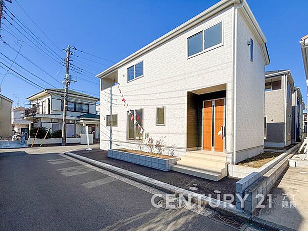 【現地外観写真】マイホームを持つ幸せを存分に感じる陽当たり、開放感。