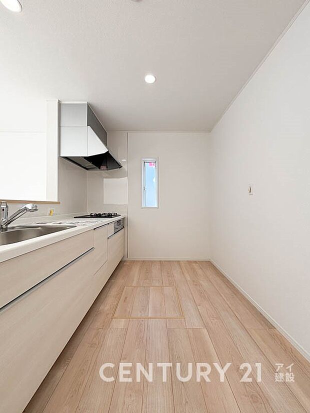 【キッチン】毎日使うキッチンだからこそ、食事の準備を楽しい時間に、忙しい時でもスムーズに無駄なく作業できる、お手入れも簡単にできるなど、毎日を楽しくするキッチンスペースに仕上げました。