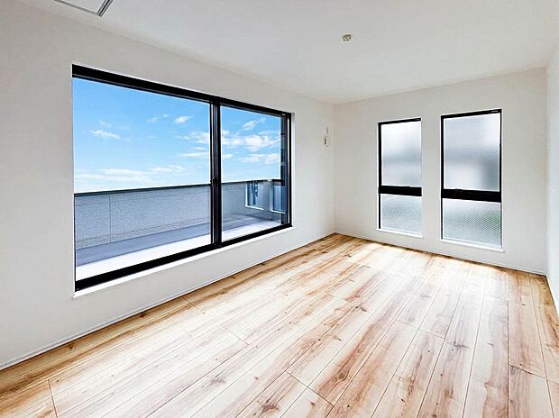 ～Private room～  居室となる空間には毎日しっかりと光が差し込みます。勉強にお仕事にリラックスに充実した自分の時間をお過ごし下さい。