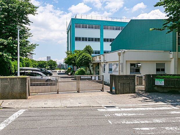 横浜市立浦島小学校(約700m)