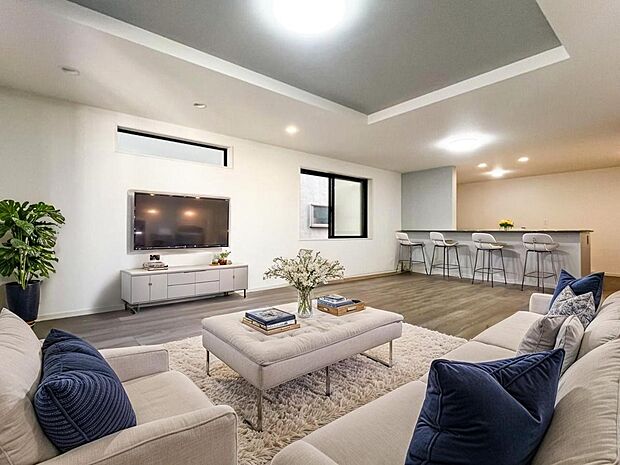  【CGにて家具配置】家族みんなが爽やかに健やかに過ごせるように、溢れる光をたっぷり取り込んだリビングダイニング。集いの場、憩いの場としての快適性を求めたやすらぎの空間です。